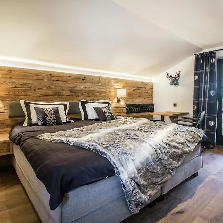 Chalet Premium In With 2 Saunas And Pool