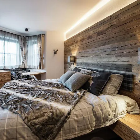 Premium In With 2 Saunas And Pool Chalet Wagrain