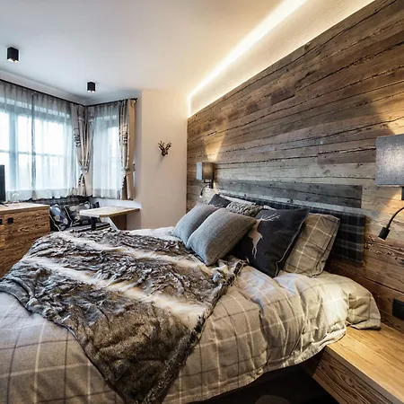 In Near Lift 샬레 *