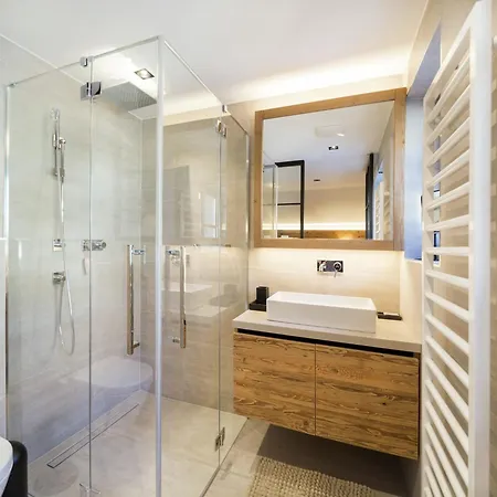 In Near Lift 샬레 *